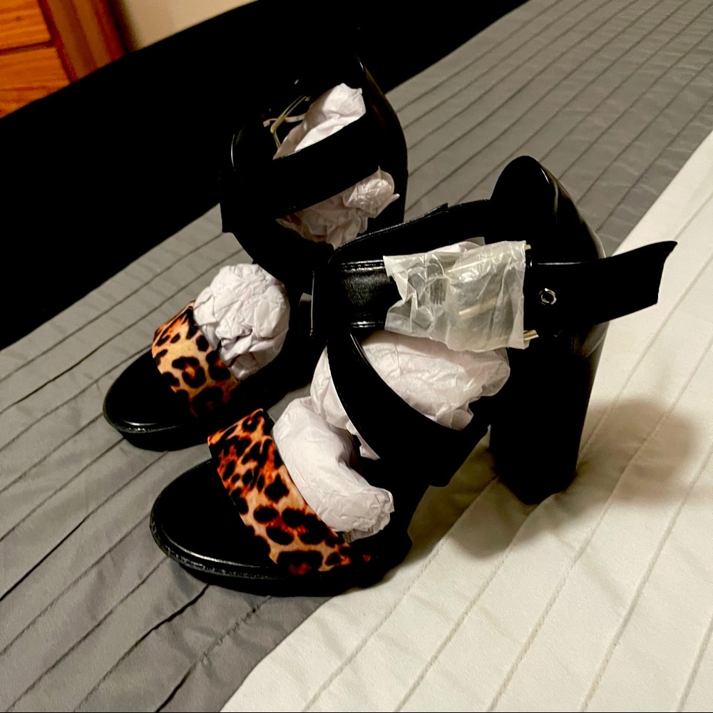 Brand new woman heels super cute